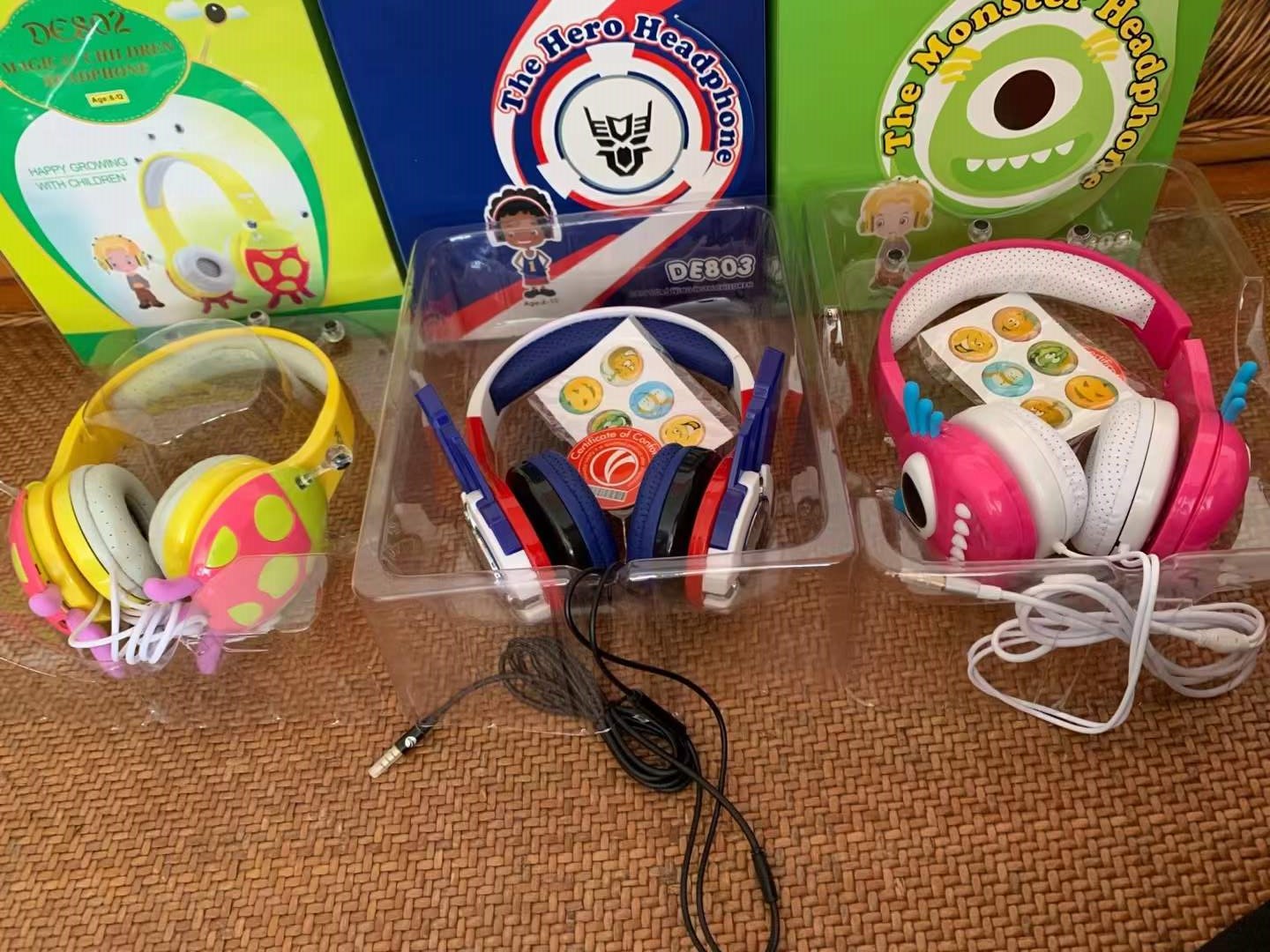 44103 - Headphones for children China